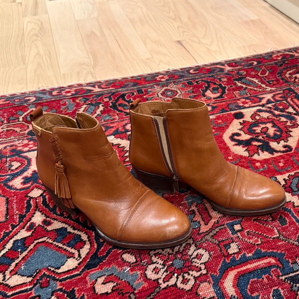 PIKOLINOS Tan Leather Ankle Booties